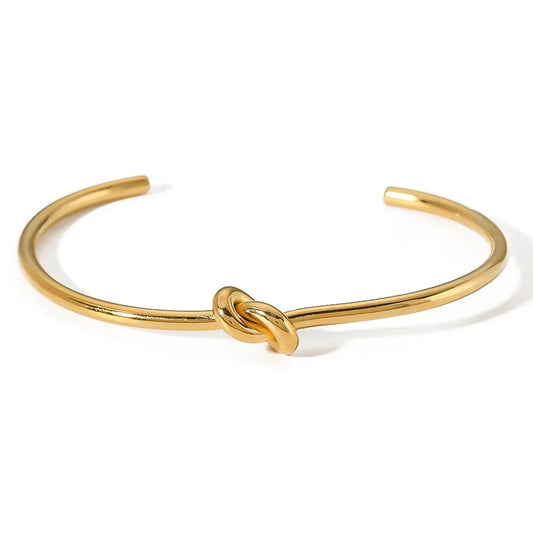 Lovelink – Dainty Gold Bracelet with Love Knot