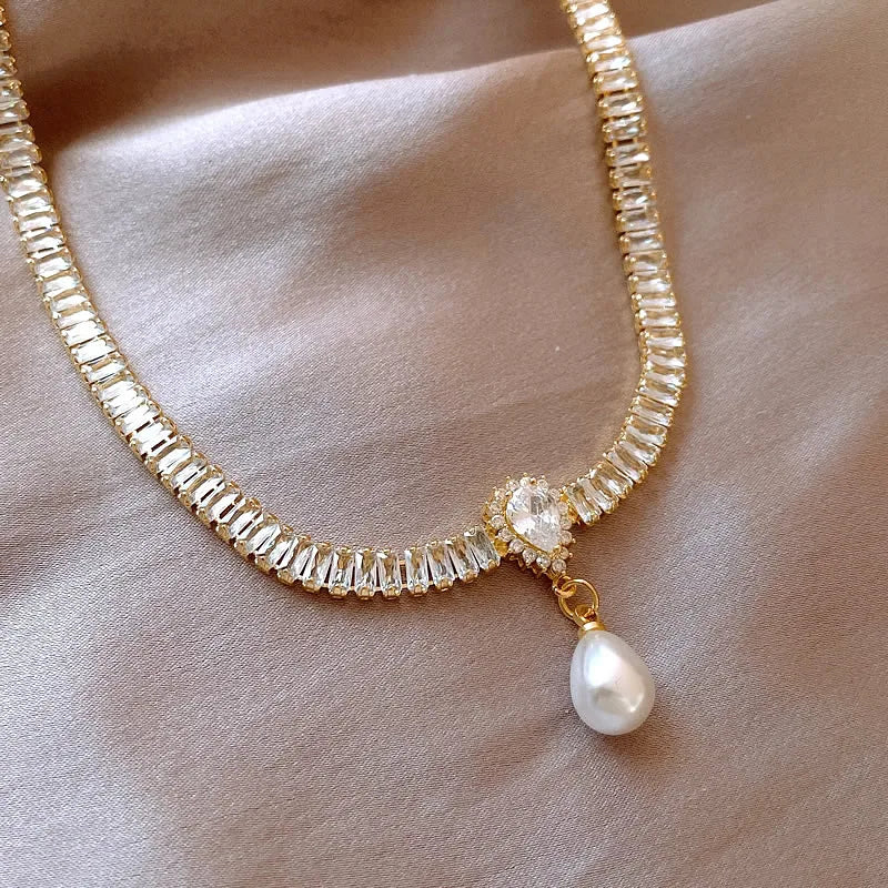 Dainty Desertstone Necklace - Delicate Jewelry